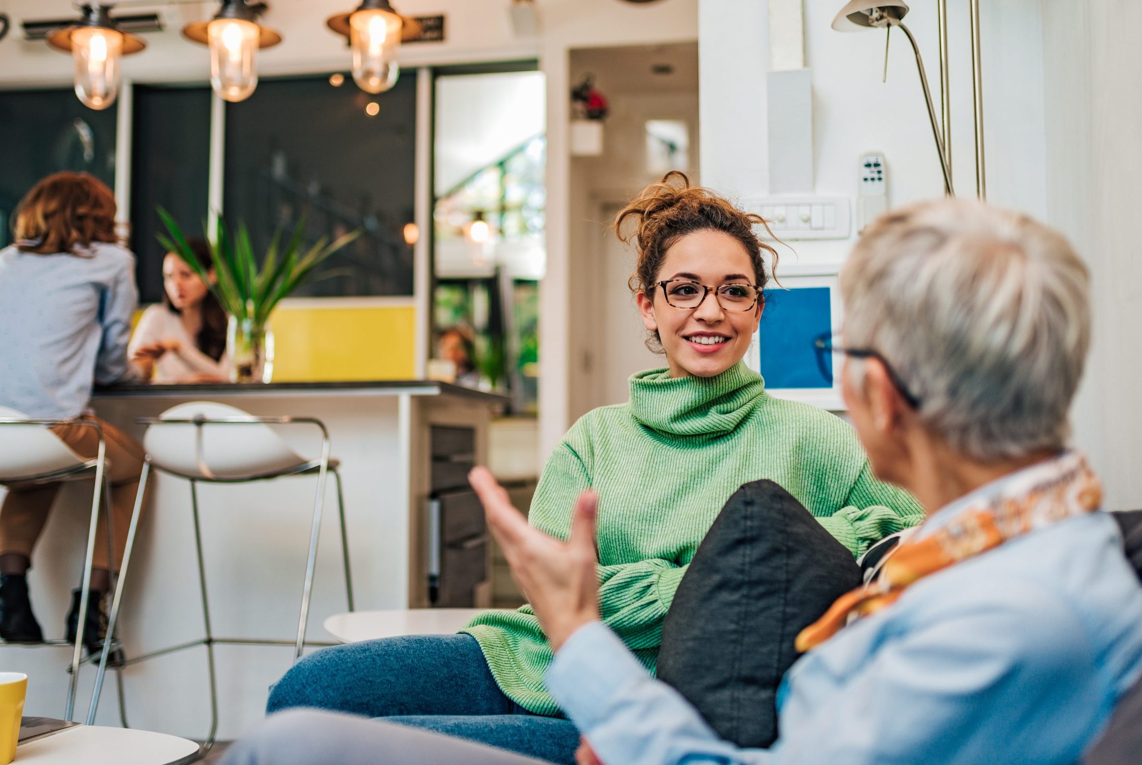 Ontmoeting start met een glimlach in de Emmerhout Fabriek